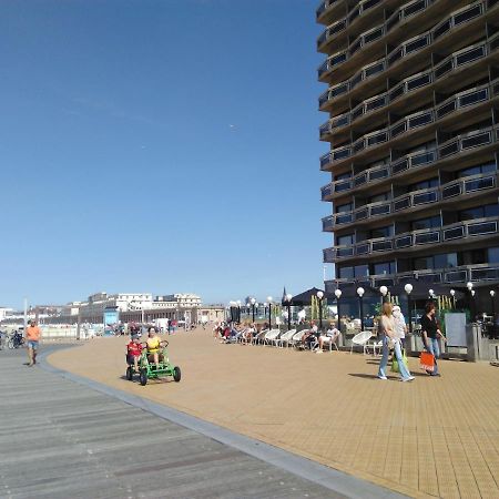 Residentie Aldis Met Zeezicht Apartment Ostend Exterior photo